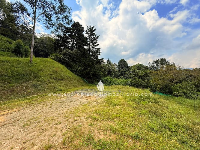 Lote en venta en Loma Del Escobero, Envigado, 1428 m² · foto 6 de 6