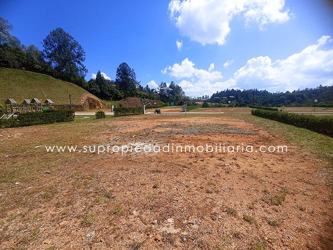 Lote en venta en Loma Del Chocho, Envigado, 776 m² · foto 3 de 10