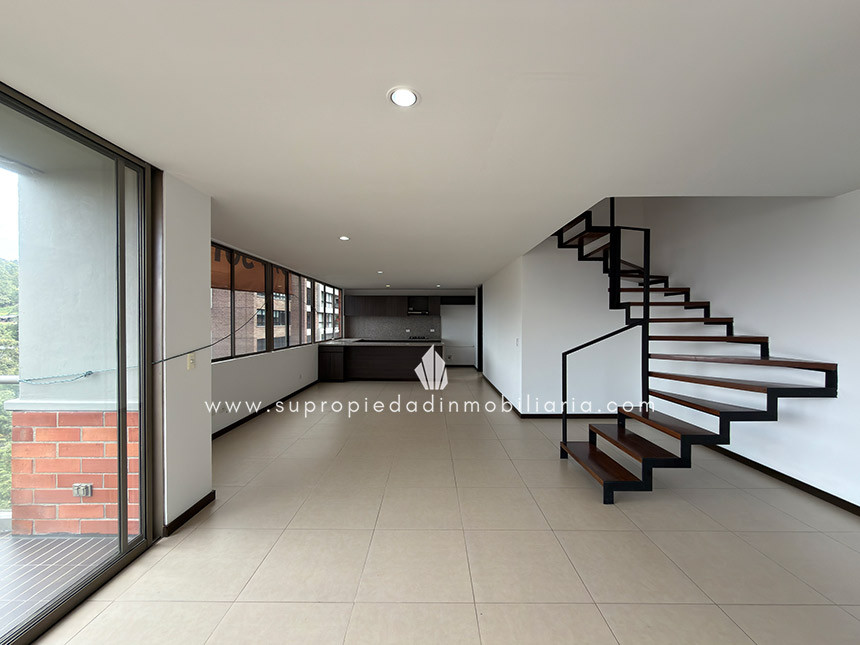 Apartamento en venta en Altos Del Poblado, Medellín · foto 2 de 24
