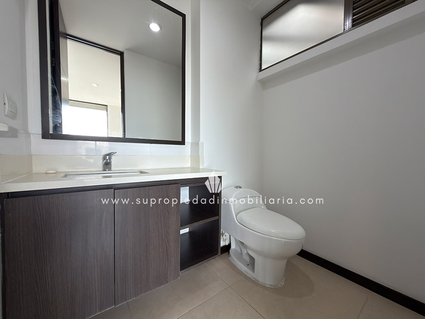 Apartamento en venta en Altos Del Poblado, Medellín · foto 6 de 24