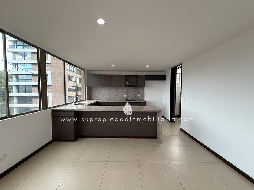 Apartamento en venta en Altos Del Poblado, Medellín · foto 7 de 24
