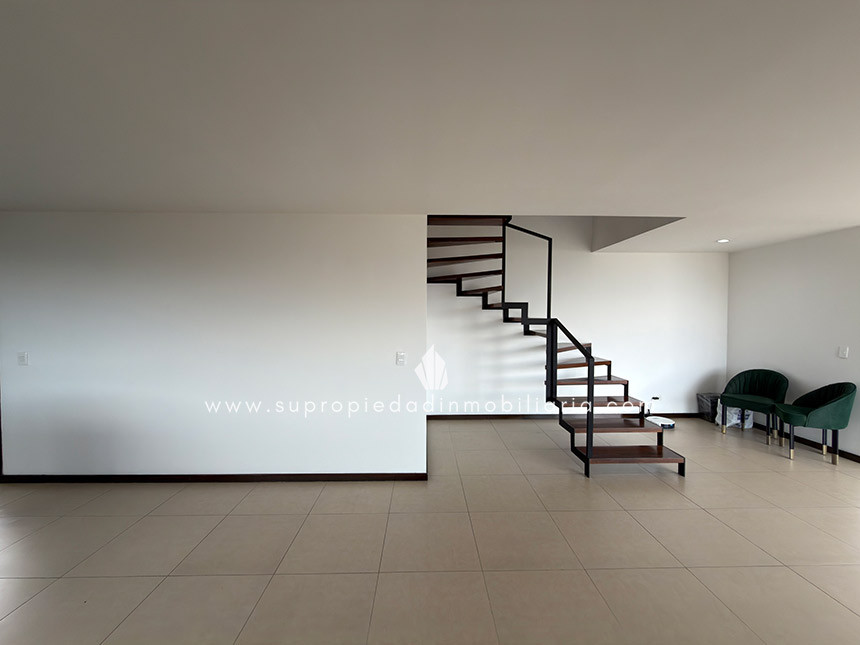 Apartamento en venta en Altos Del Poblado, Medellín · foto 8 de 24