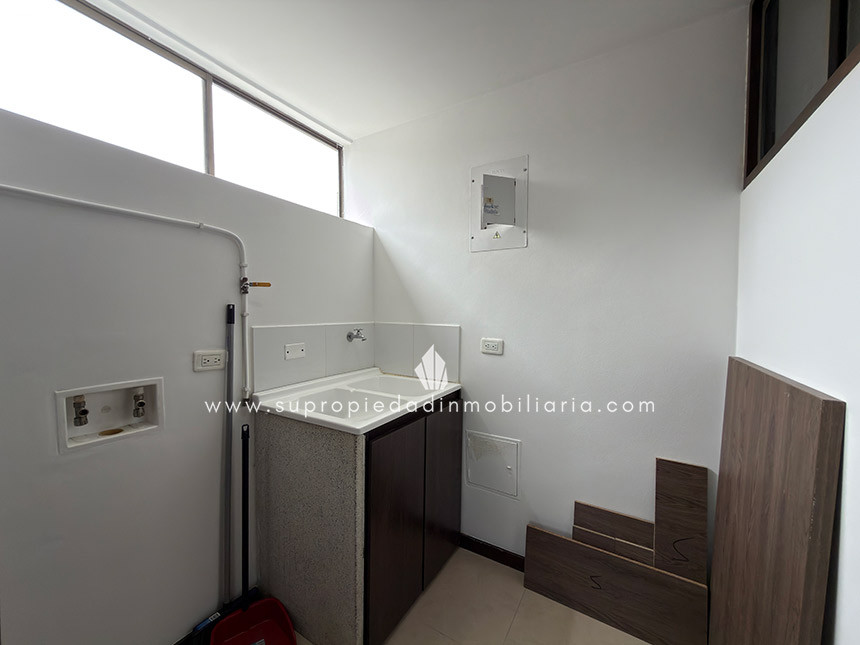 Apartamento en venta en Altos Del Poblado, Medellín · foto 11 de 24