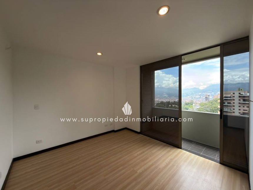 Apartamento en venta en Altos Del Poblado, Medellín · foto 12 de 24
