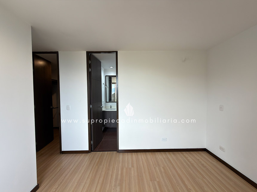 Apartamento en venta en Altos Del Poblado, Medellín · foto 13 de 24
