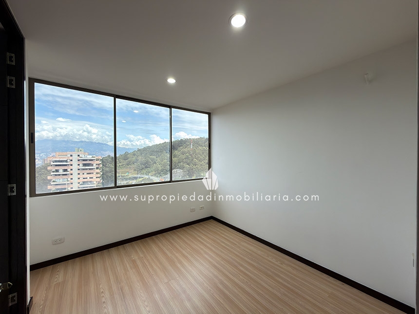 Apartamento en venta en Altos Del Poblado, Medellín · foto 17 de 24