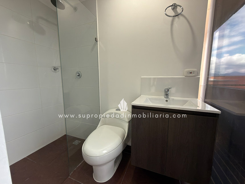 Apartamento en venta en Altos Del Poblado, Medellín · foto 19 de 24