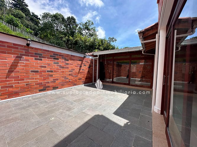 Casa de 5 alcobas en venta en Pan De Azucar, Sabaneta, 352 m² · foto 5 de 24