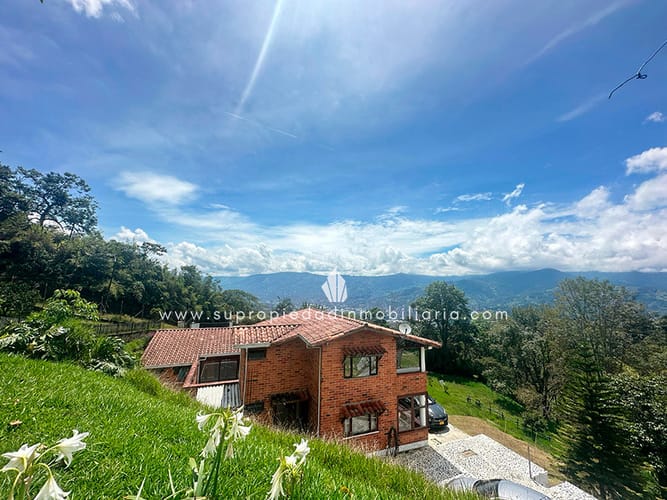Casa de 5 alcobas en venta en Pan De Azucar, Sabaneta, 352 m² · foto 6 de 24