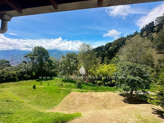 Casa de 5 alcobas en venta en Pan De Azucar, Sabaneta, 352 m² · foto 9 de 24