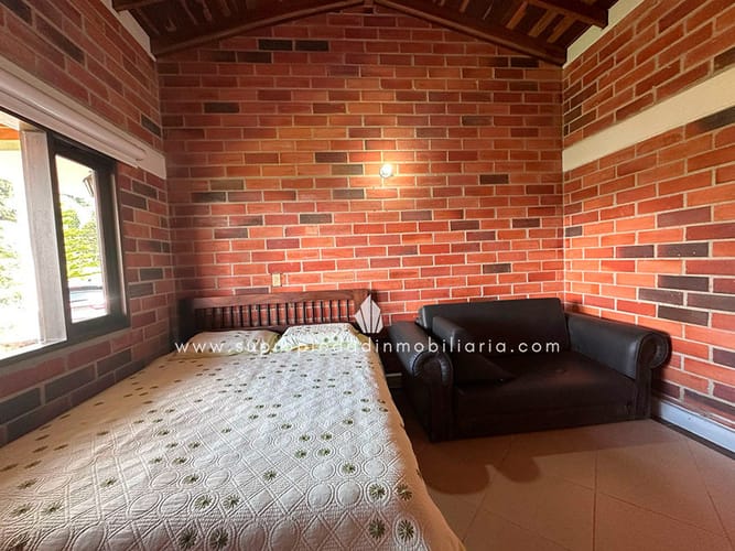 Casa de 5 alcobas en venta en Pan De Azucar, Sabaneta, 352 m² · foto 10 de 24