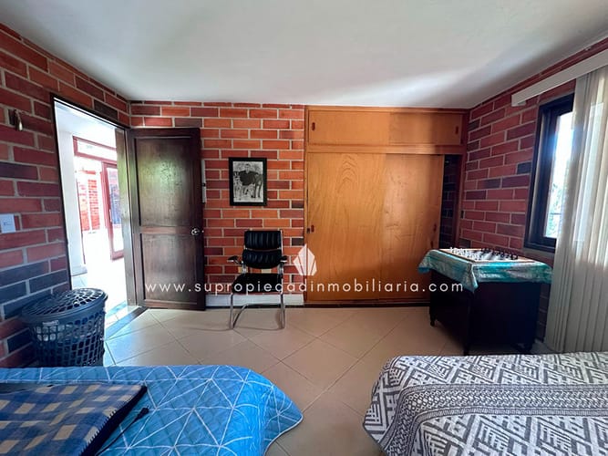 Casa de 5 alcobas en venta en Pan De Azucar, Sabaneta, 352 m² · foto 11 de 24