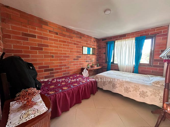 Casa de 5 alcobas en venta en Pan De Azucar, Sabaneta, 352 m² · foto 18 de 24
