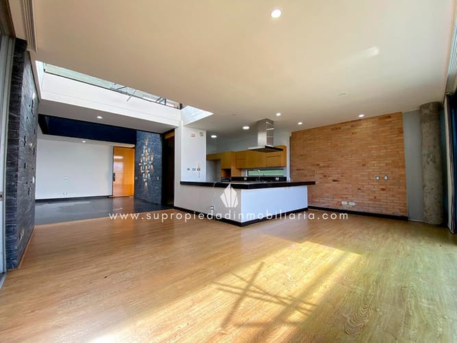 Casa de 4 alcobas en venta en Loma El Atravesado, Envigado, 380 m² · foto 11 de 24