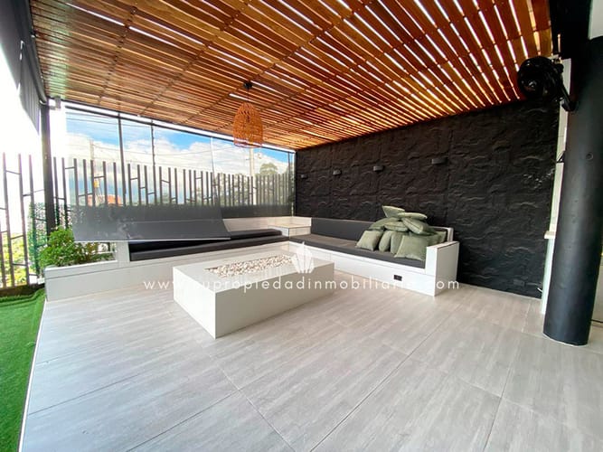 Casa de 4 alcobas en venta en Loma El Atravesado, Envigado, 380 m² · foto 14 de 24