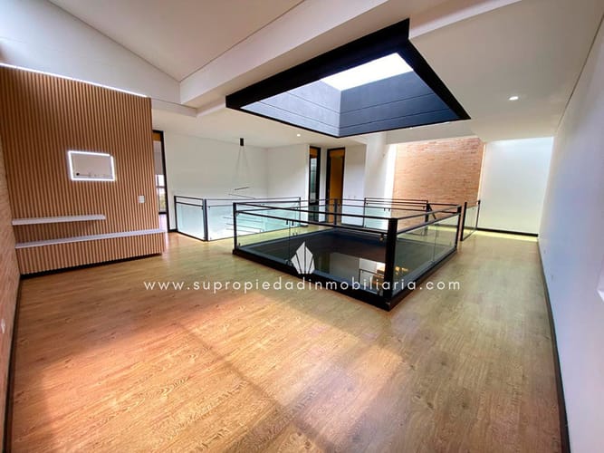 Casa de 4 alcobas en venta en Loma El Atravesado, Envigado, 380 m² · foto 18 de 24