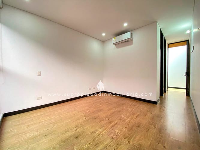 Casa de 4 alcobas en venta en Loma El Atravesado, Envigado, 380 m² · foto 20 de 24