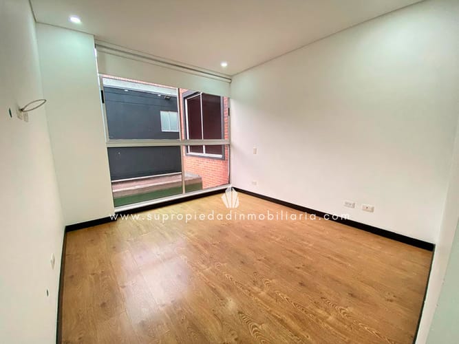 Casa de 4 alcobas en venta en Loma El Atravesado, Envigado, 380 m² · foto 22 de 24