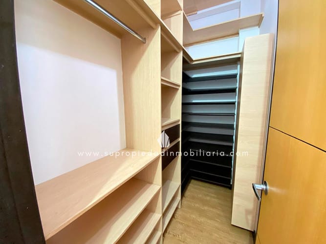 Casa de 4 alcobas en venta en Loma El Atravesado, Envigado, 380 m² · foto 24 de 24