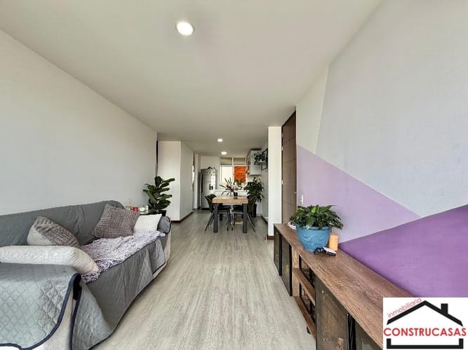 Apartaestudio en venta en El Poblado, Medellín, 55 m² · foto 2 de 14