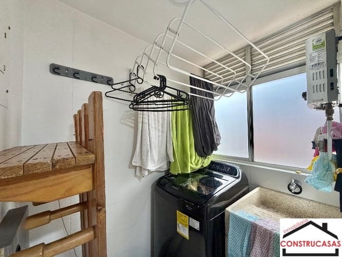 Apartaestudio en venta en El Poblado, Medellín, 55 m² · foto 7 de 14