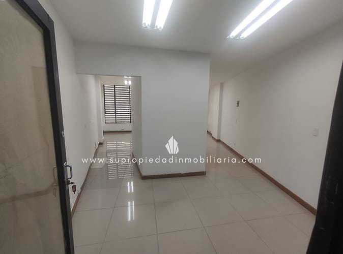 Local en arriendo en Milla De Oro, Medellín, 46 m² · foto 2 de 8