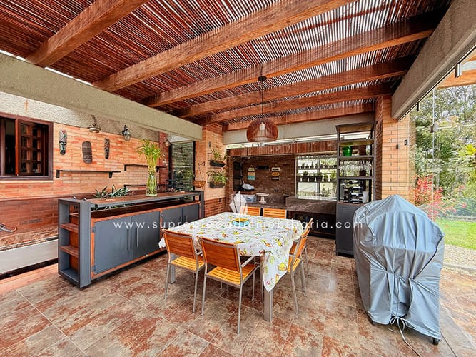 Casa de 5 alcobas en venta en Altos Del Escobero, Envigado, 588 m² · foto 11 de 24