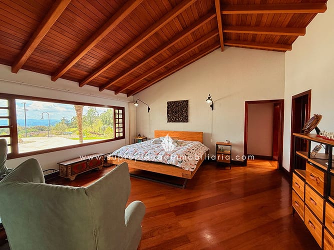 Casa de 5 alcobas en venta en Altos Del Escobero, Envigado, 588 m² · foto 16 de 24