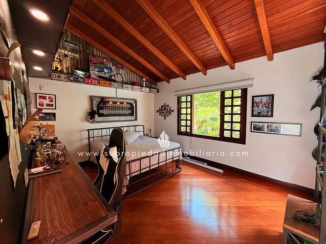 Casa de 5 alcobas en venta en Altos Del Escobero, Envigado, 588 m² · foto 18 de 24
