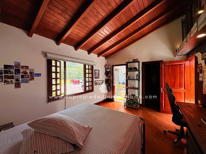 Casa de 5 alcobas en venta en Altos Del Escobero, Envigado, 588 m² · foto 19 de 24