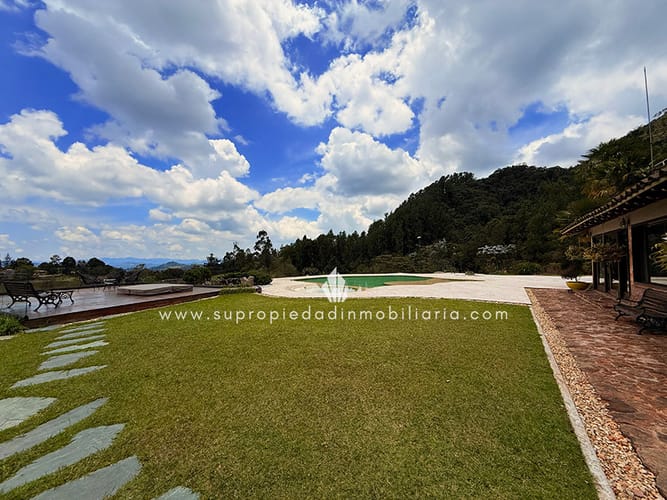 Casa de 5 alcobas en venta en Altos Del Escobero, Envigado, 588 m² · foto 24 de 24