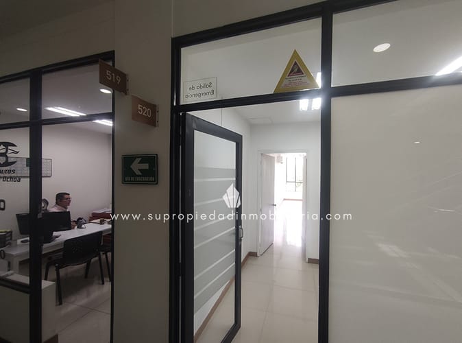 Local en arriendo en Milla De Oro, Medellín, 46 m² · foto 2 de 11