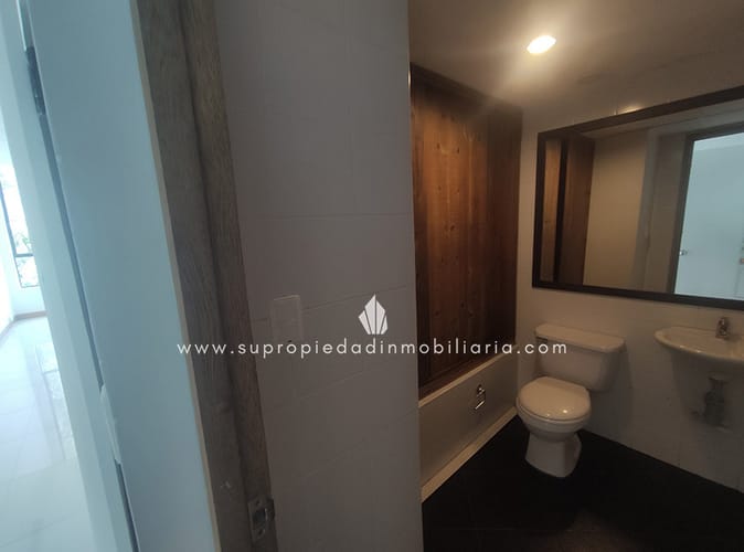 Local en arriendo en Milla De Oro, Medellín, 46 m² · foto 6 de 11