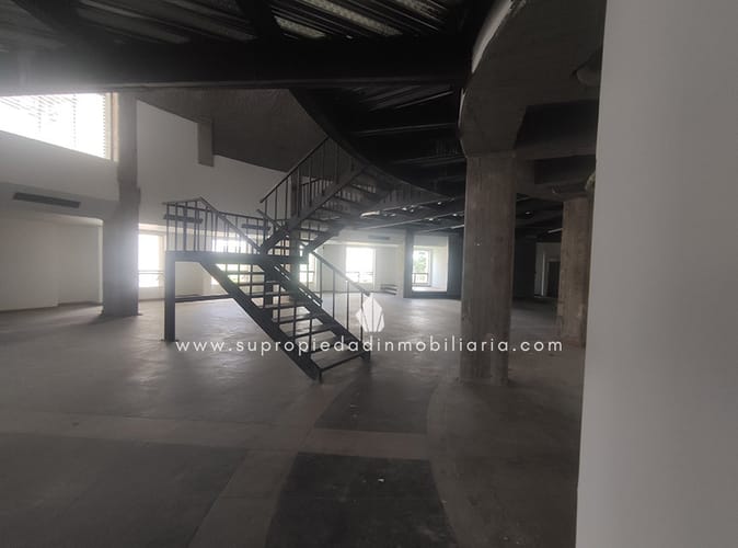 Local en arriendo en Milla De Oro, Medellín, 728 m² · foto 3 de 18