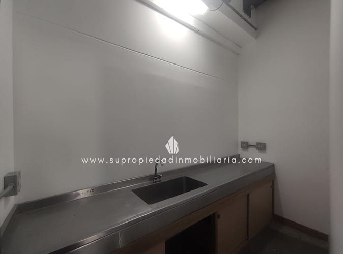 Local en arriendo en Milla De Oro, Medellín, 728 m² · foto 8 de 18
