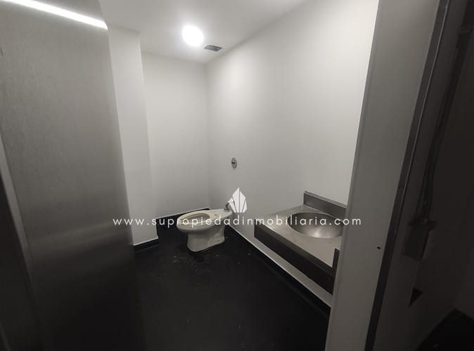 Local en arriendo en Milla De Oro, Medellín, 728 m² · foto 9 de 18