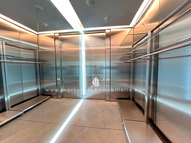 Oficina en arriendo en Las Lomas, Medellín, 58 m² · foto 2 de 11