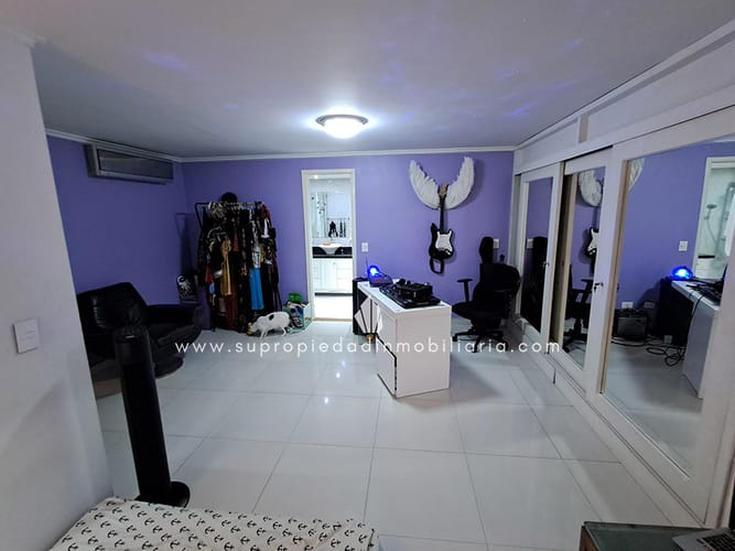 Apartamento de 6 alcobas en venta en Lorena, Medellín, 250 m² · foto 4 de 14