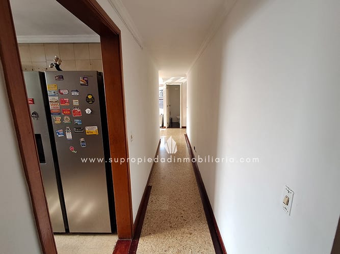 Apartamento de 6 alcobas en venta en Lorena, Medellín, 250 m² · foto 5 de 14