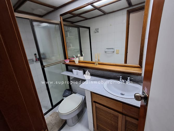 Apartamento de 6 alcobas en venta en Lorena, Medellín, 250 m² · foto 9 de 14