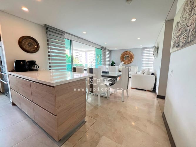 Apartamento de 3 alcobas en arriendo en El Poblado, Medellín, 130 m² · foto 2 de 22