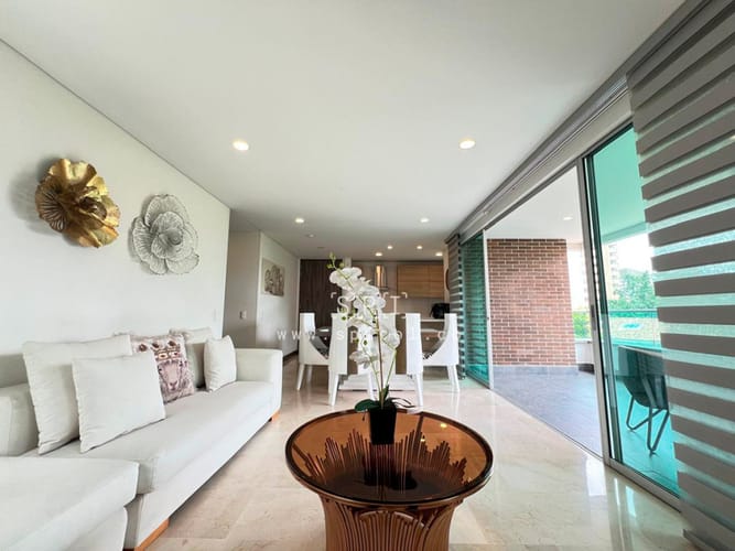 Apartamento de 3 alcobas en arriendo en El Poblado, Medellín, 130 m² · foto 14 de 22