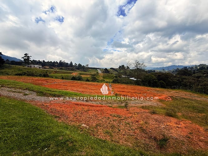 Lote en venta en Loma Del Escobero, Envigado, 1435 m² · foto 5 de 22