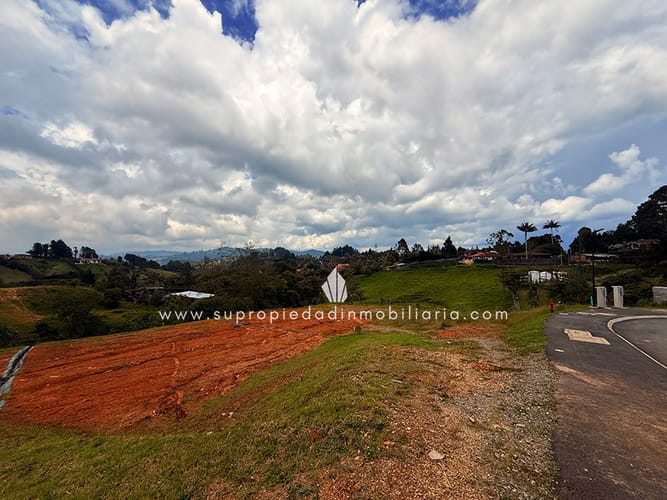 Lote en venta en Loma Del Escobero, Envigado, 1435 m² · foto 7 de 22