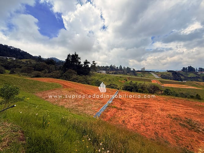 Lote en venta en Loma Del Escobero, Envigado, 1435 m² · foto 9 de 22