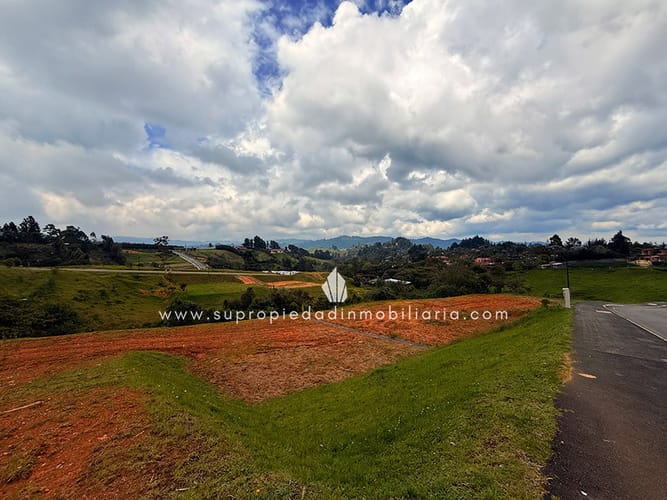 Lote en venta en Loma Del Escobero, Envigado, 1435 m² · foto 12 de 22