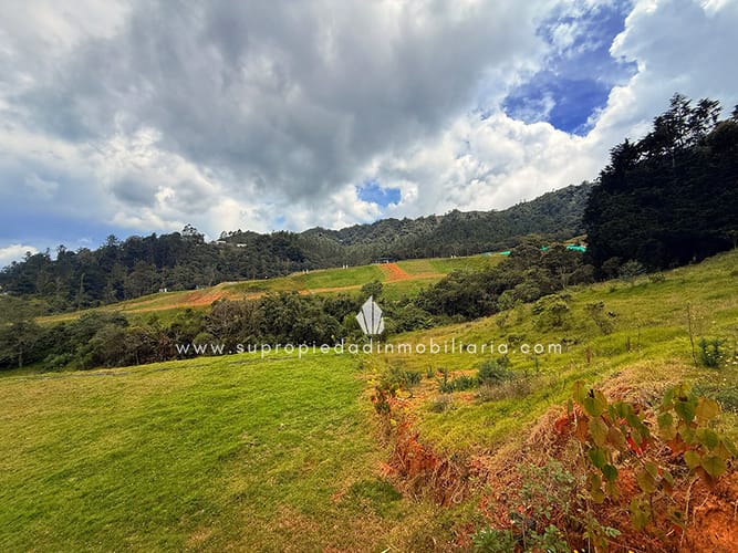 Lote en venta en Loma Del Escobero, Envigado, 1435 m² · foto 17 de 22