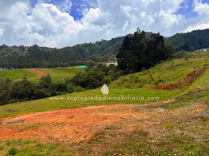 Lote en venta en Loma Del Escobero, Envigado, 1435 m² · foto 19 de 22