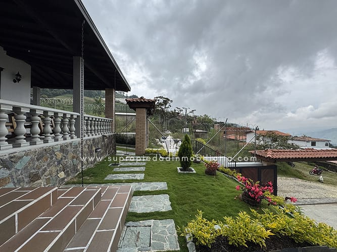 Casa de 4 alcobas en venta en San Cristobal, Medellín, 550 m² · foto 15 de 24