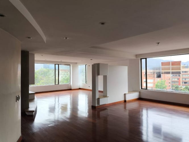 Apartamento de 5 alcobas en venta en Santa Barbara, Bogotá, 379 m² · foto 5 de 20